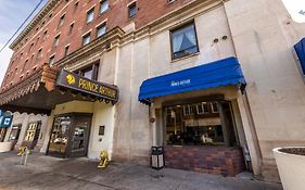 Prince Arthur Waterfront Hotel & Suites